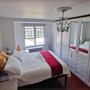 Spacious In Midtown Homestay Toronto