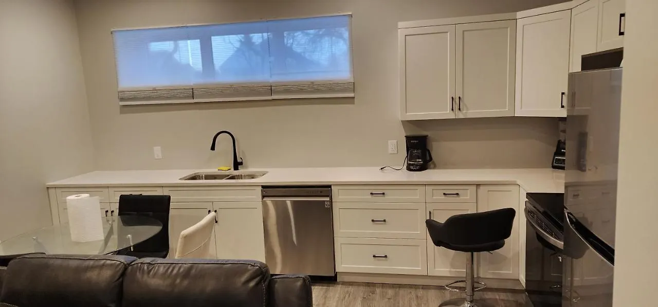 Chesskings Executive Suite - 2 Bedrooms Winnipeg Apartment